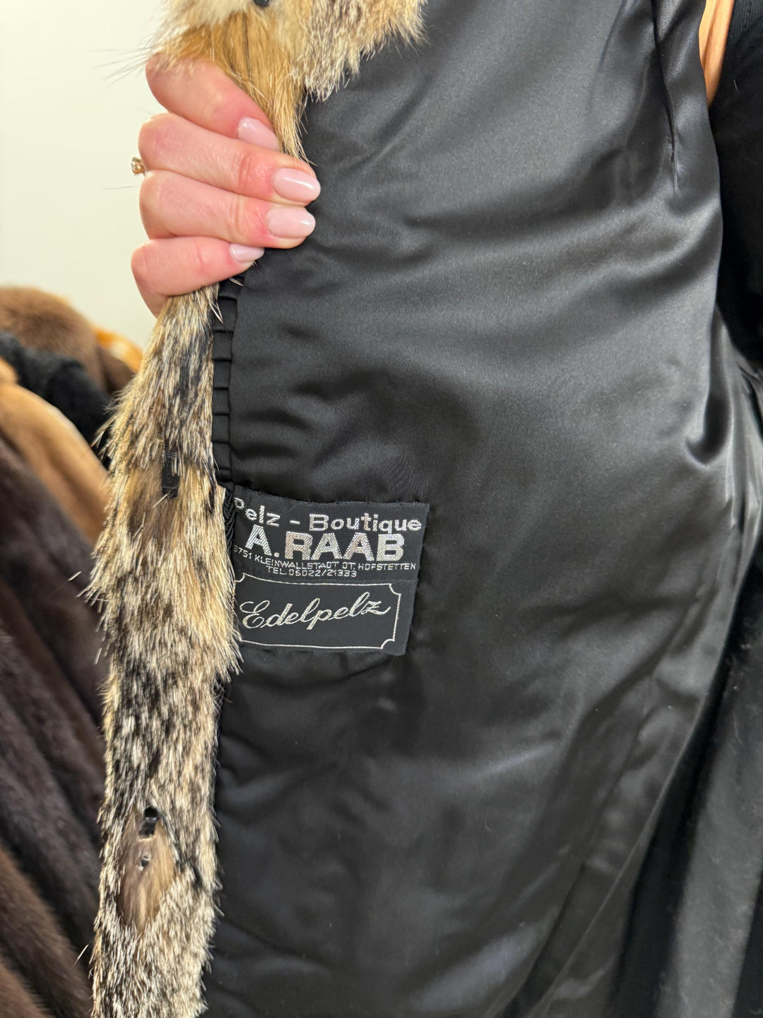 Coyote Fur Coat, Medium Size, Real Fur with Perfect Black Lining, Vintage Style, Luxurious and Warm Women's Outerwear, Coyote Fur Jacket