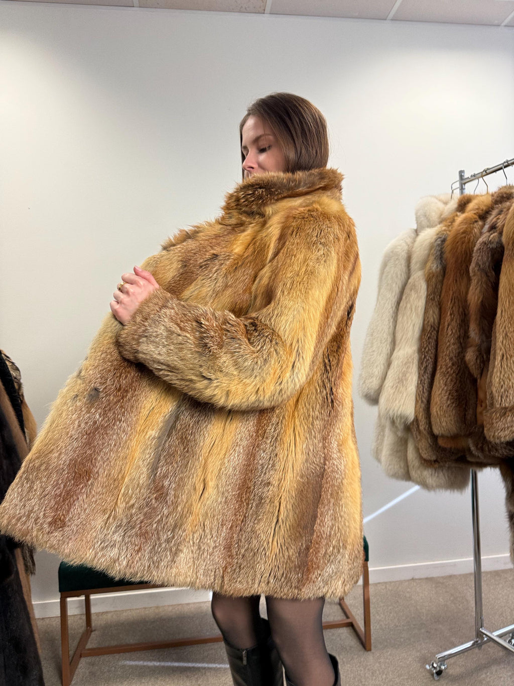 Outlet Red Fox Fur Coat, Medium Size, Vintage Fur Coat, Fur Coat Women, Real Fox Coat, Fox Fur Jacket, Fur, Fox Coat, Red Fox,damaged lining