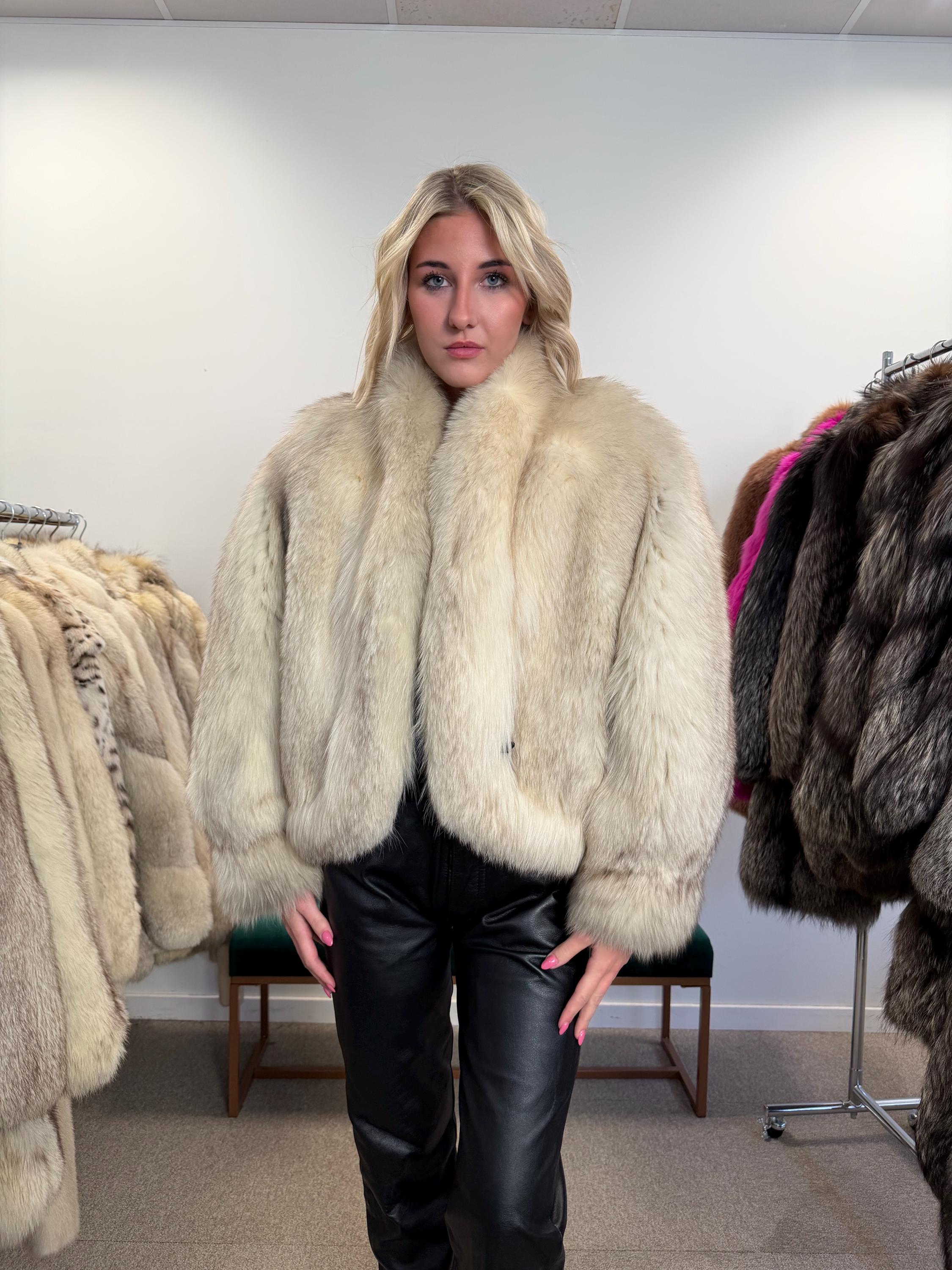 White Fox Fur Jacket, Medium size Polar fox, White Fox Fur, Perfect Lining, Eye-Catching and Luxurious Women's coats, Real arctic Fox Jacket