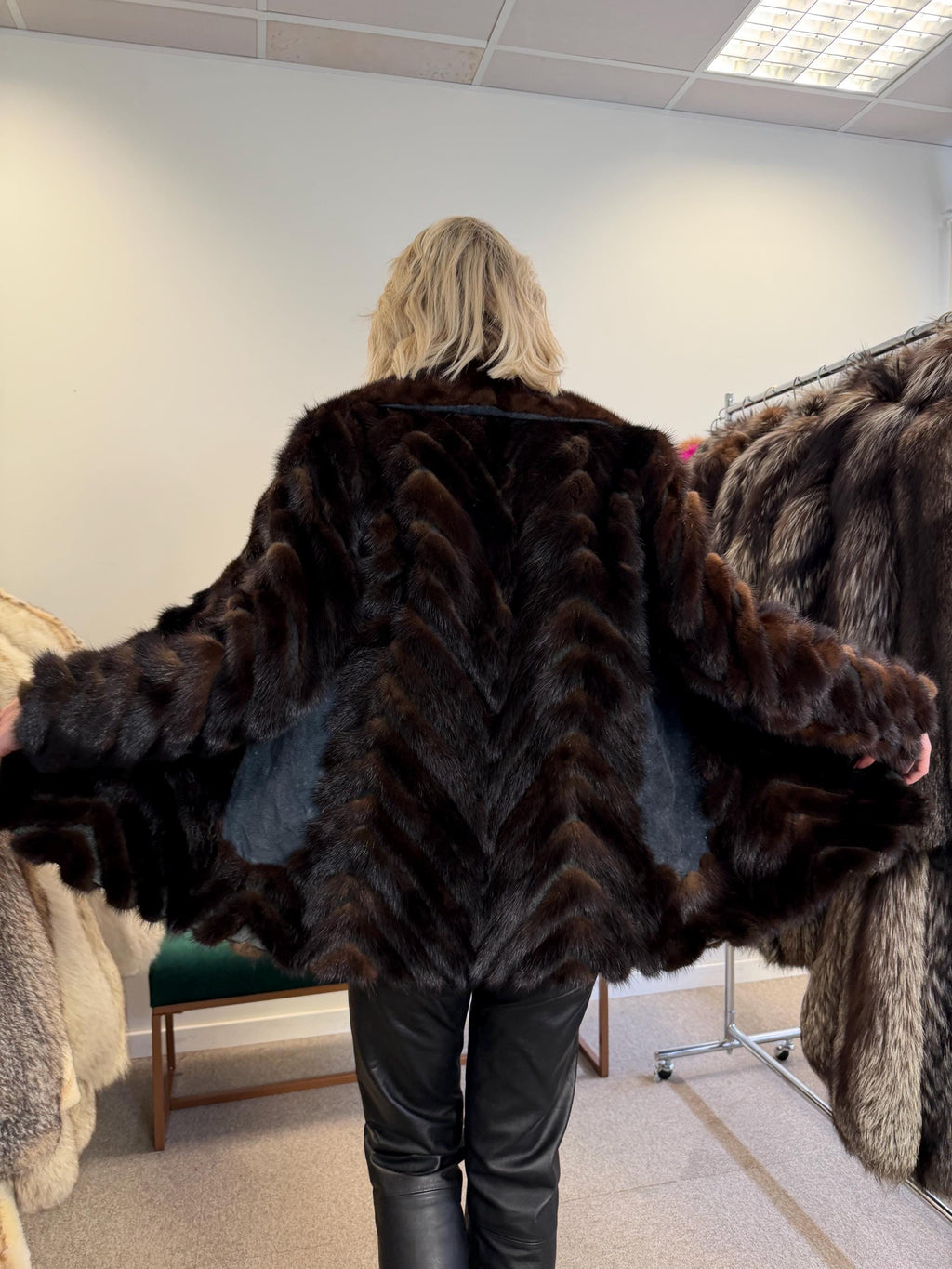Dark Brown Mink Fur Jacket, Medium Size, Mink Coat, Real Fur Jacket, Fur Coats, Mink Fur, Brown Mink, Fur, Fur Jacket Mink, Brown Fur Coat