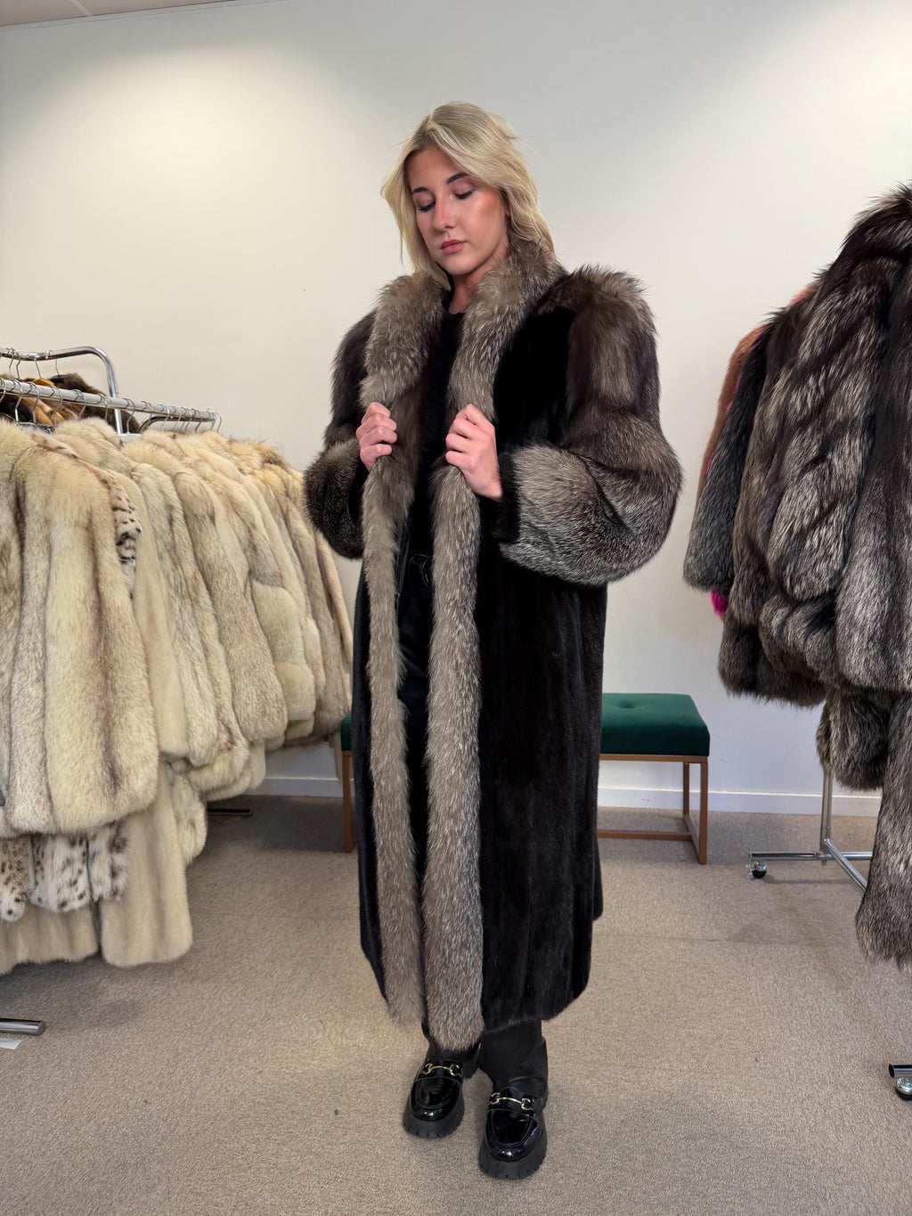 Black Mink Fur Coat, Large Size, Full Black Fur Coat, Excellent Real Black Mink Fur, Vintage Fur Coat, Rare Find Mink Coat, High Fur Quality