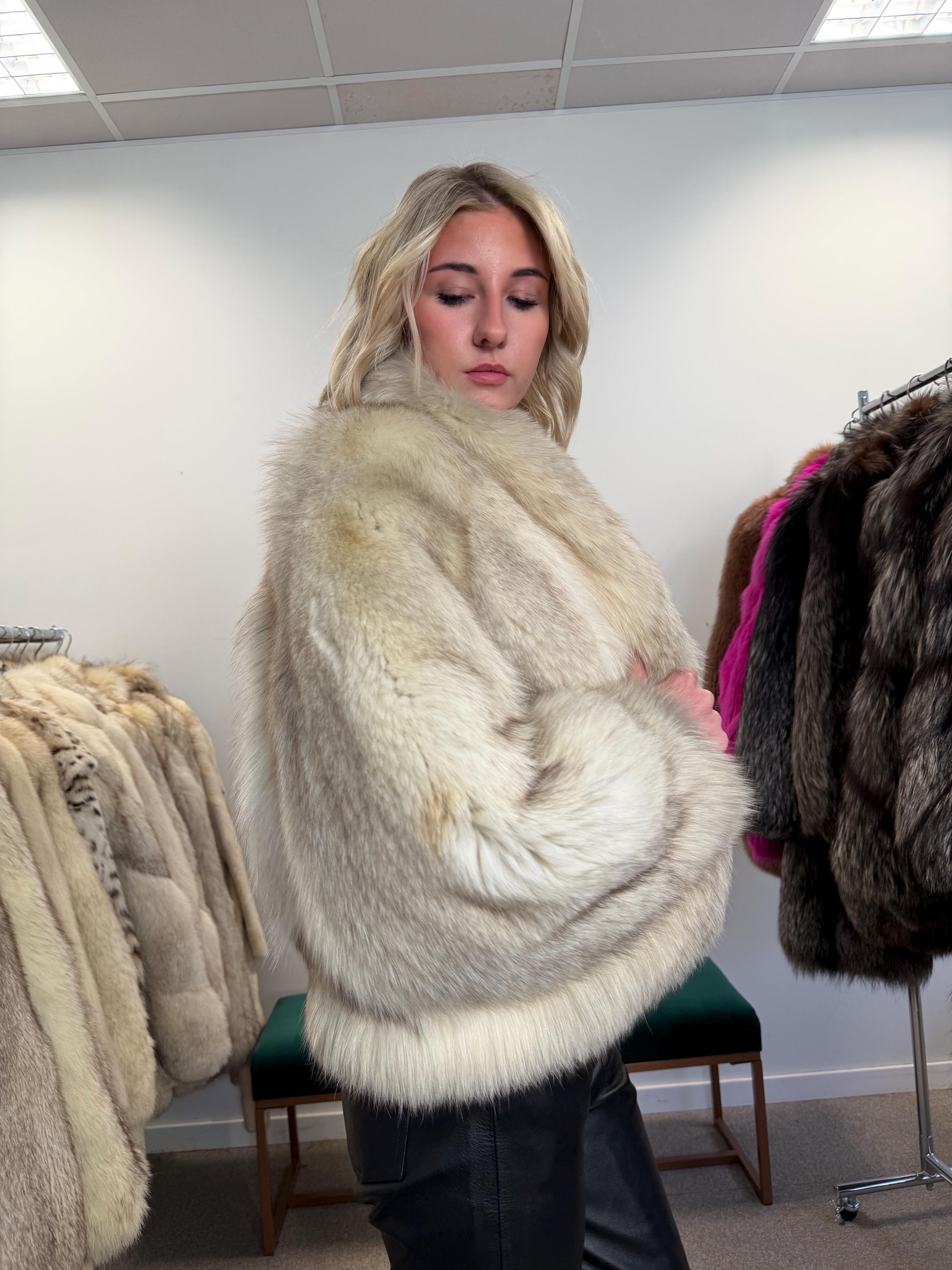 White Fox Fur Jacket, Medium size Polar fox, White Fox Fur, Perfect Lining, Eye-Catching and Luxurious Women's coats, Real arctic Fox Jacket