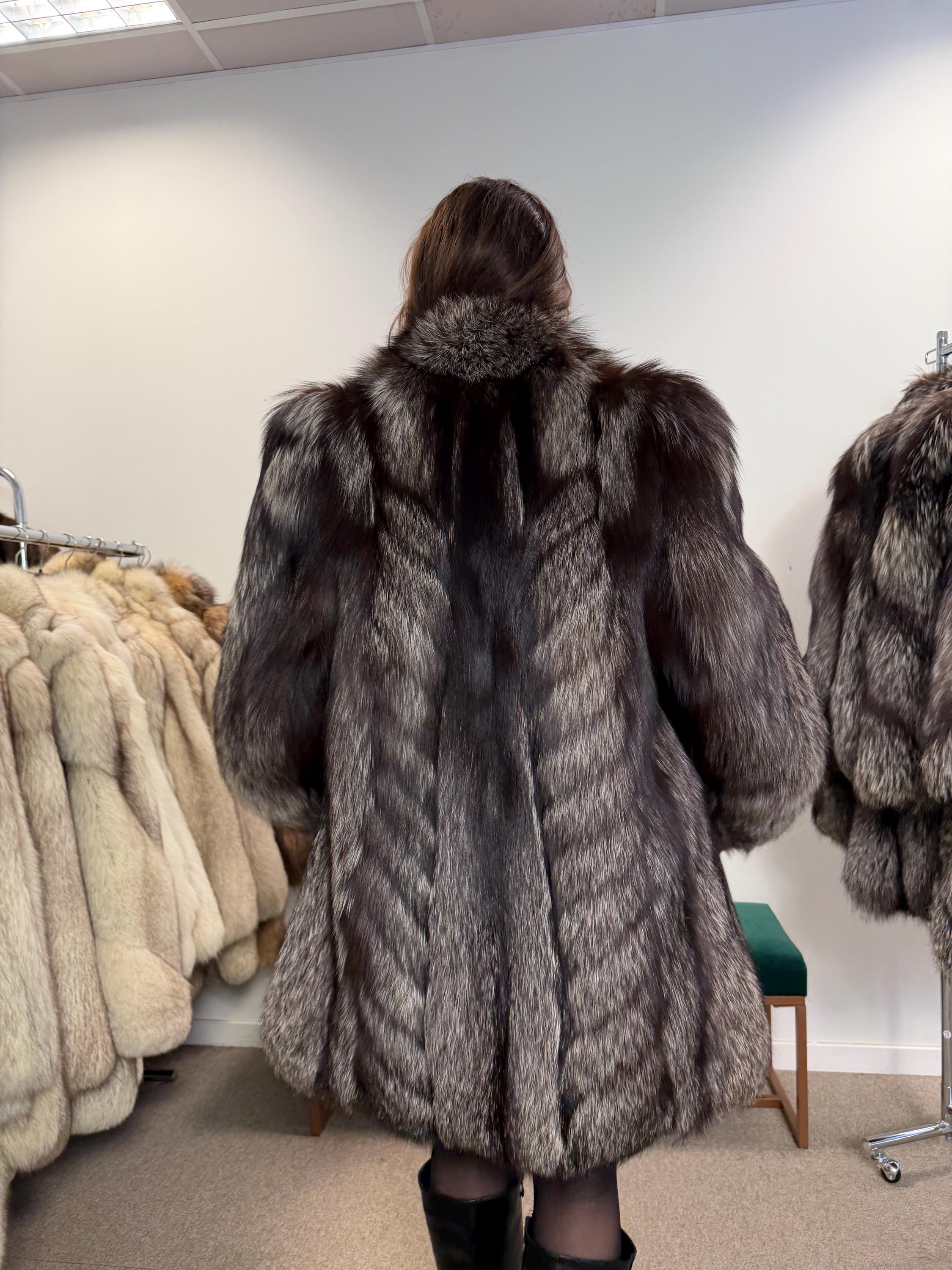 Silver Fox Fur Coat, Medium Size, Real Fur Coat, Vintage Fox Fur, Silver Fox Fur Coat, Women's Fur Coat, Real Fox, Nordic Fox, Elegant Coat