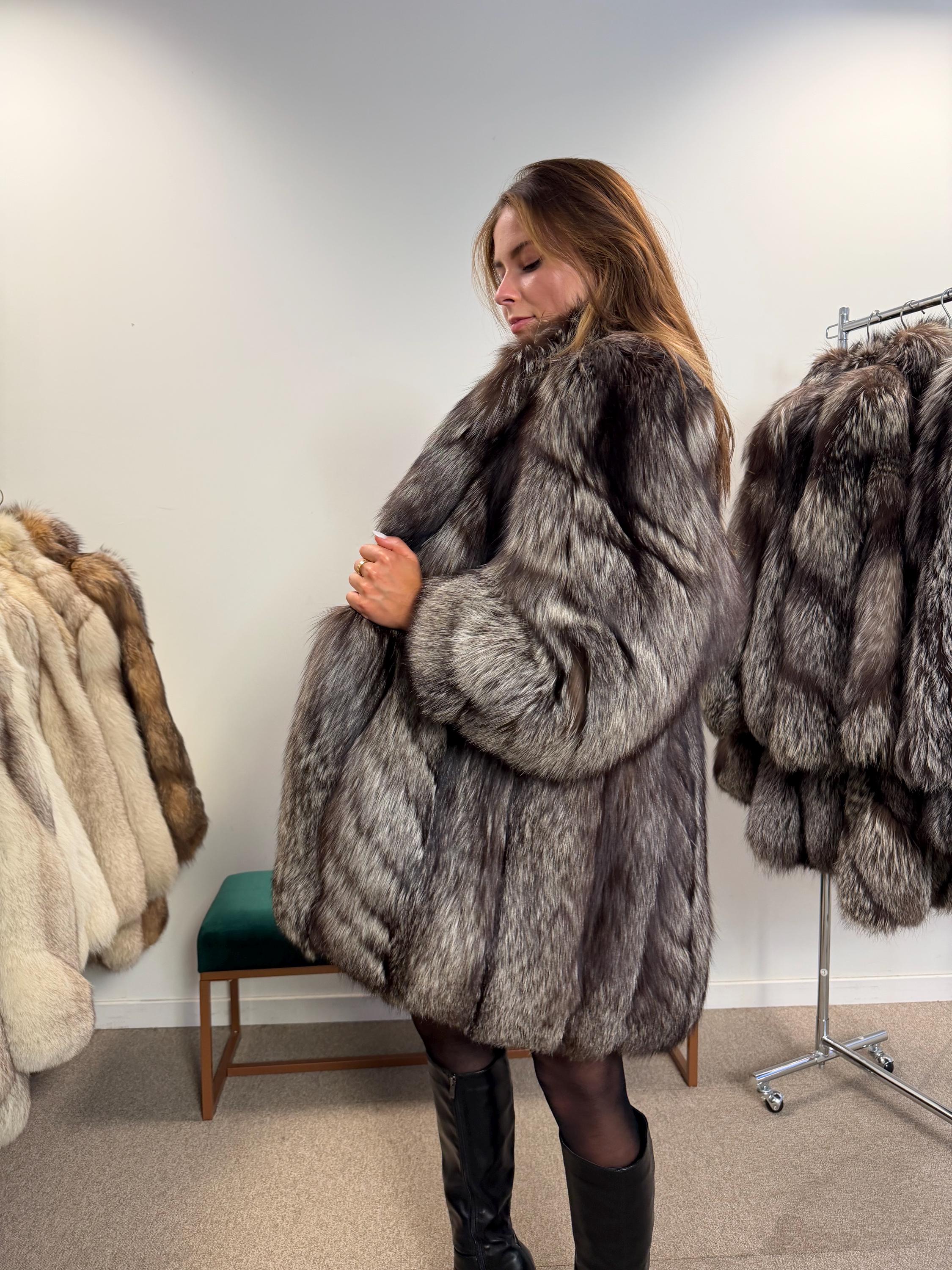 Silver Fox Fur Coat, Medium Size, Real Fur Coat, Vintage Fox Fur, Silver Fox Fur Coat, Women's Fur Coat, Real Fox, Nordic Fox, Elegant Coat