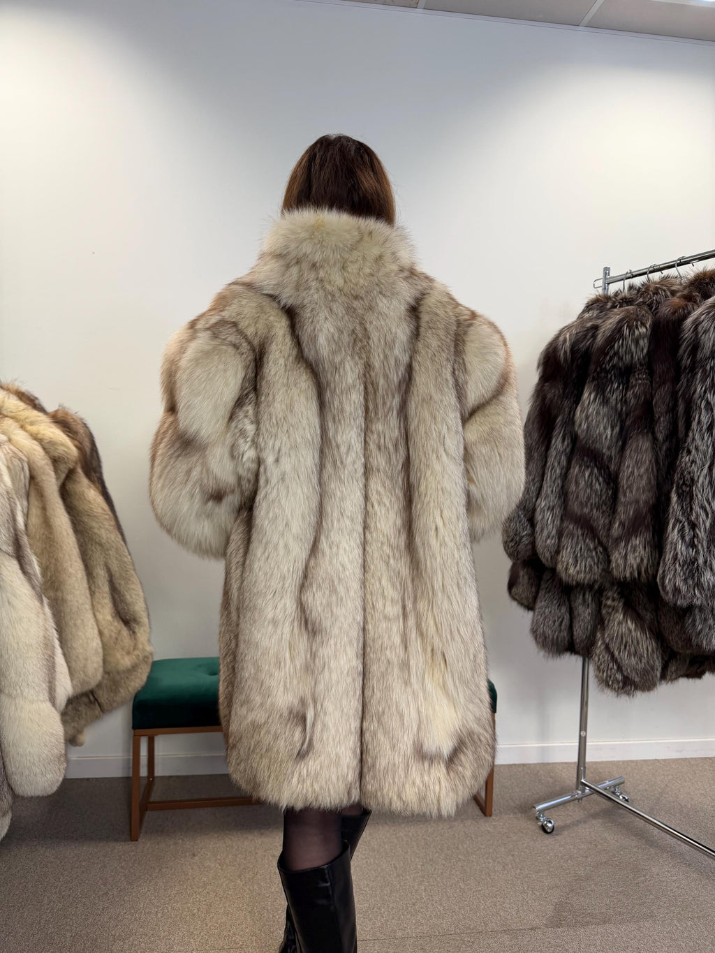 Nordic Fox Fur Coat XL Size, Real Fluffy and Soft Fur, Eye-Catching Look, Luxurious Feel, Warm Vintage Style, Rare Find Fur Coat, White Fox