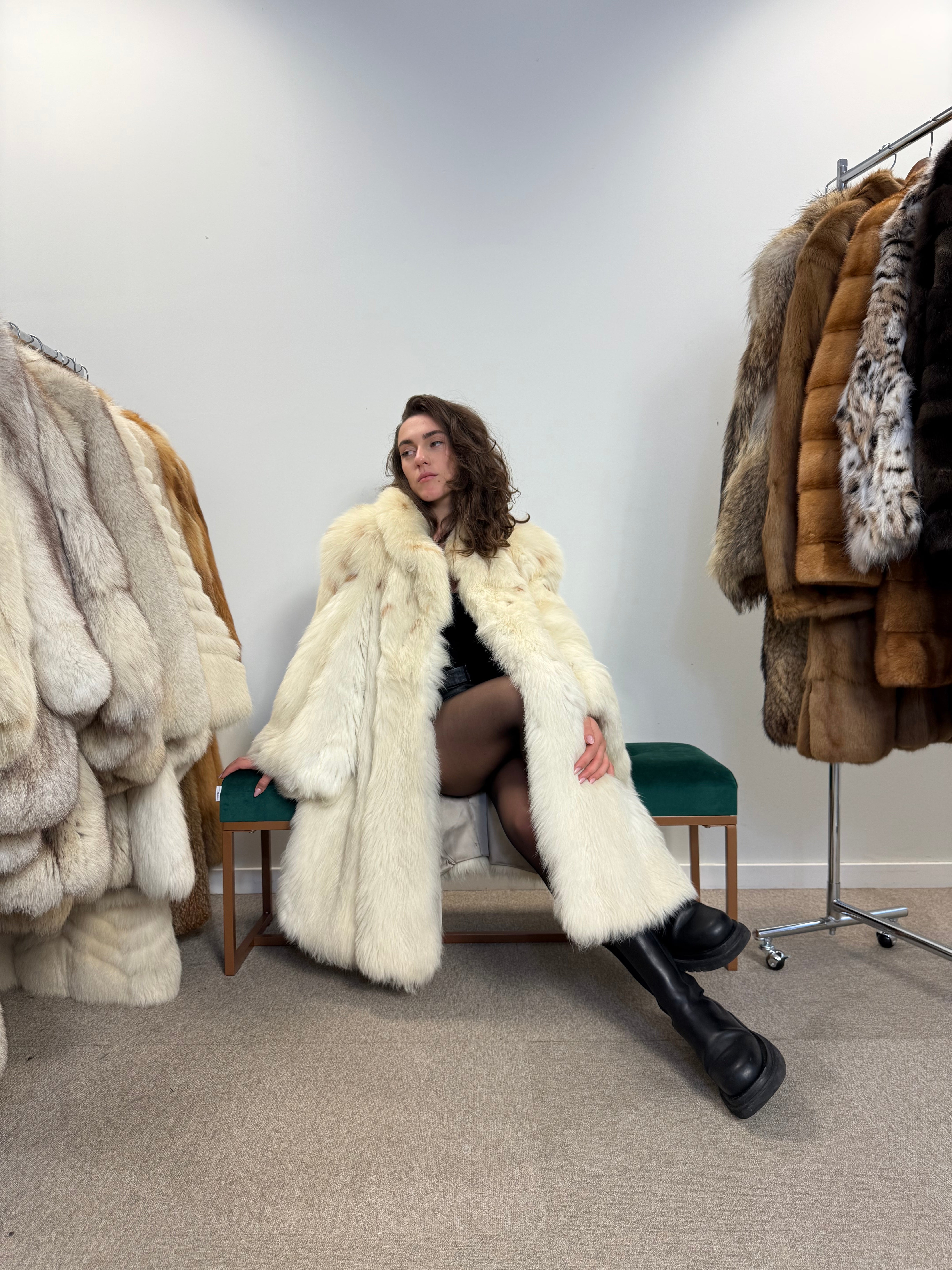 Luxury Real Lynx Fox Fur Coat for Women, Rare Find, Excellent Condition