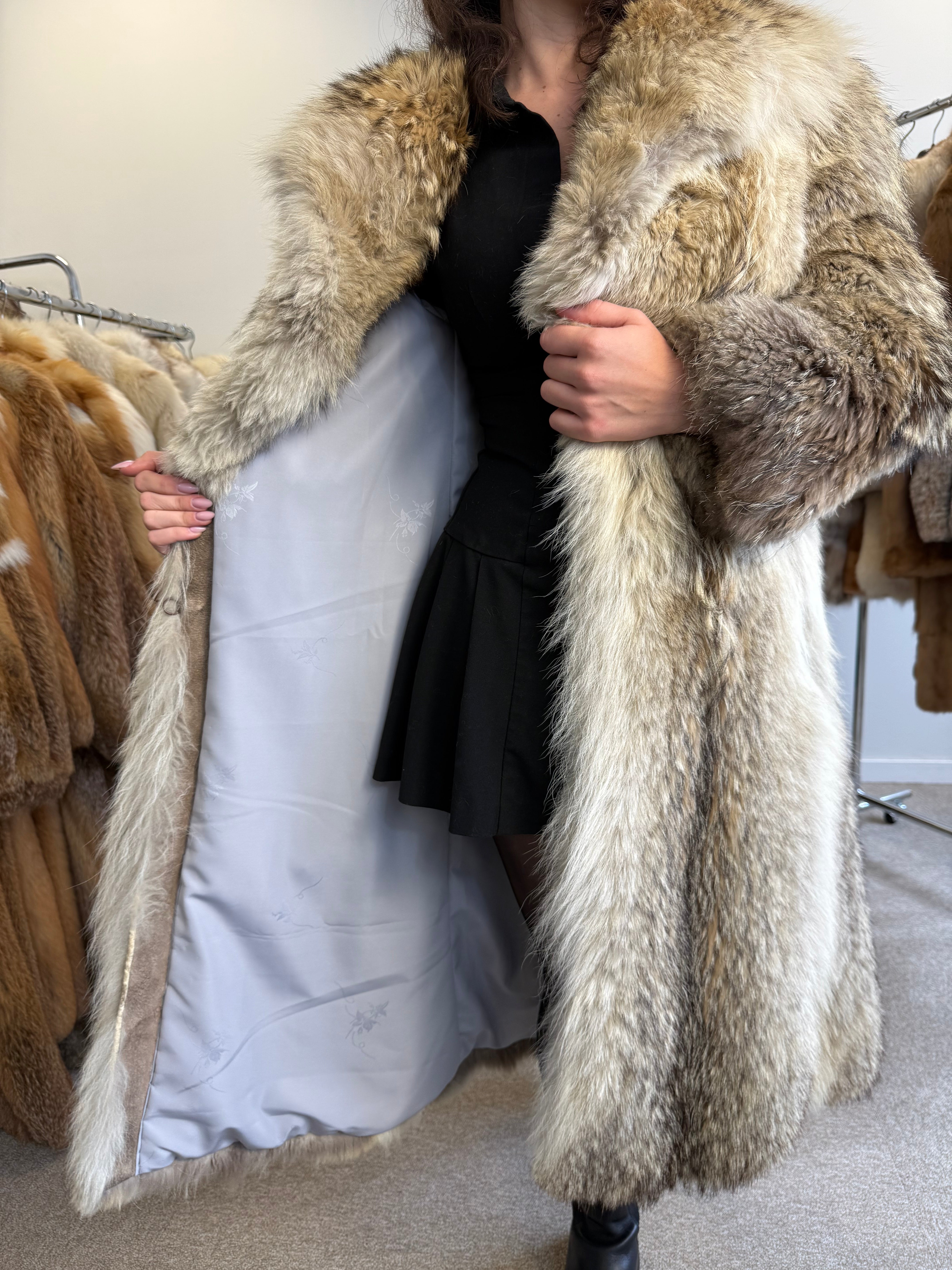 Luxury Vintage Coyote Fur Coat – Rare Real Fur Jacket