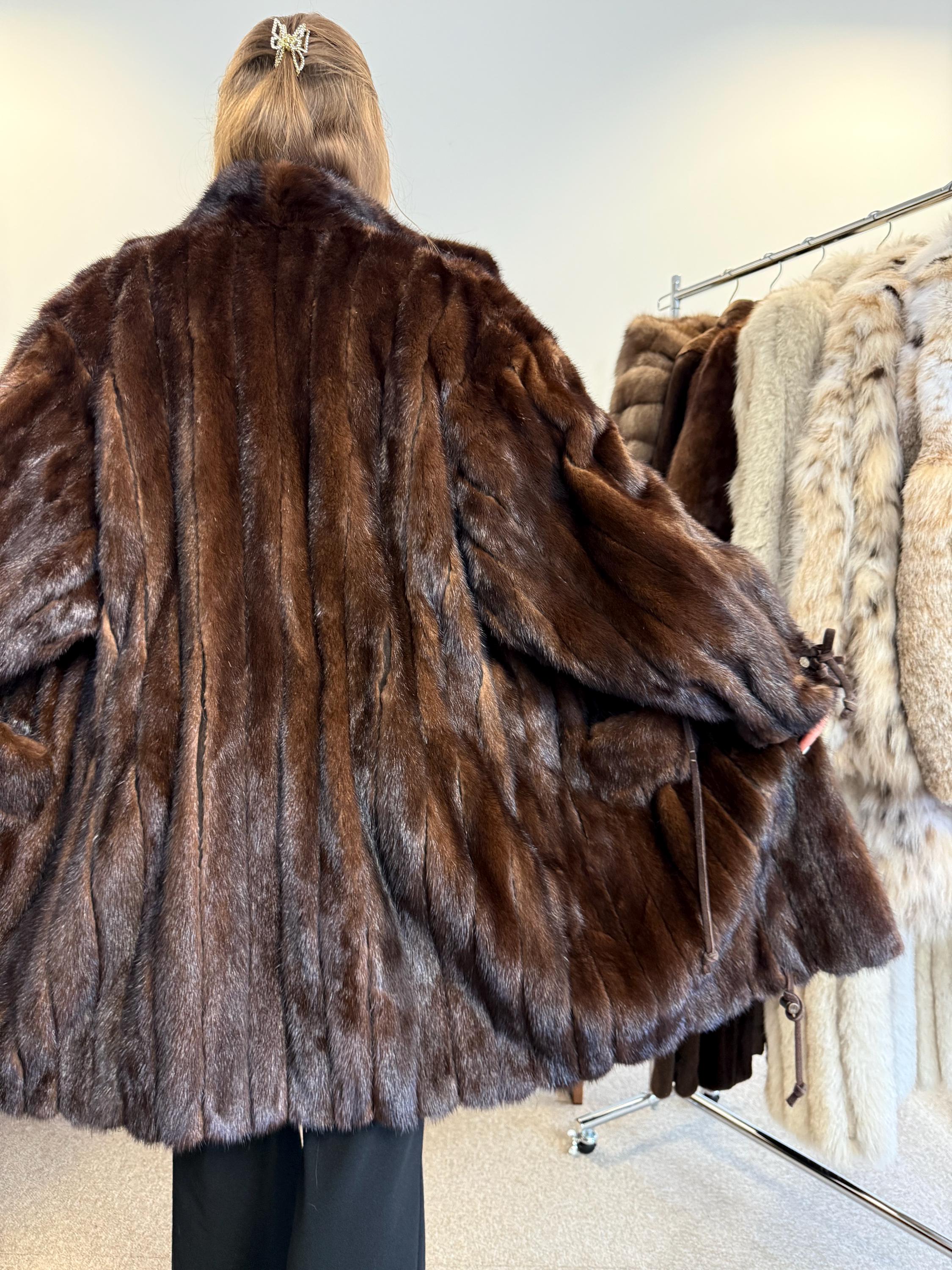 Natural Brown Real Mink Coat – Large Size Soft Vintage Fur