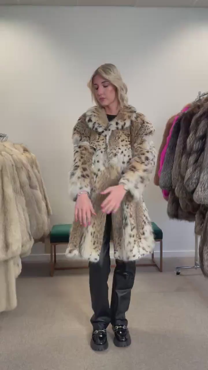Luxurious Lynx Fur Jacket, XL Size, Real Lynx Fur, Eye-Catching Design, Premium Quality Fur, Elegant and Exclusive Women's Outerwear, Lynx