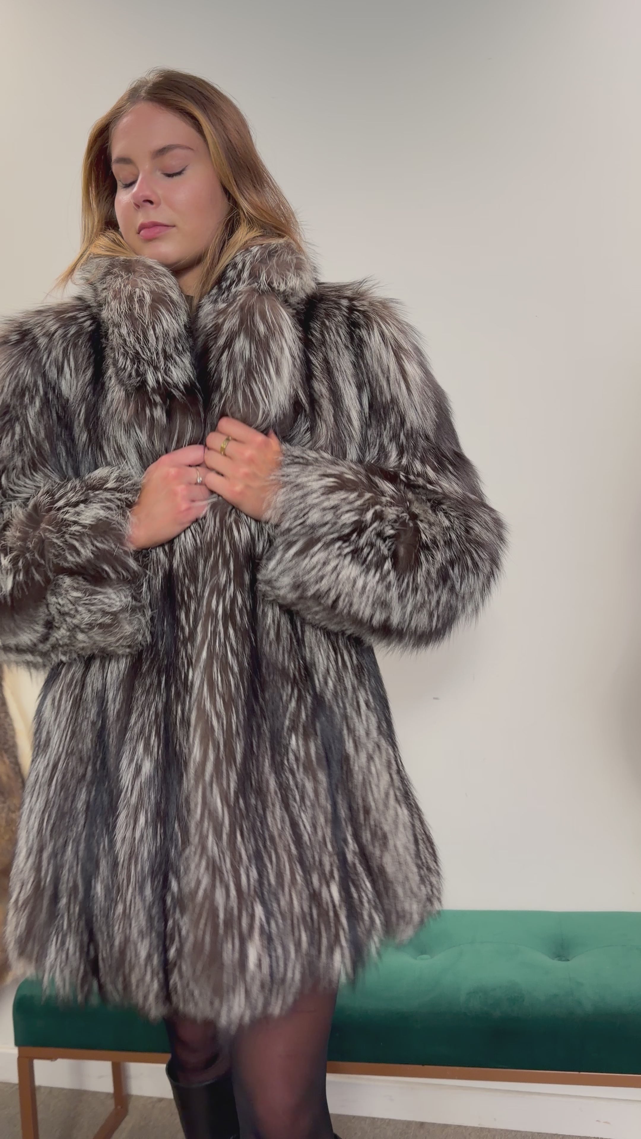 Silver Fox Fur Coat, Medium Size, Real Silver Fox Fur, Luxury Fur Coat, Women's Fur Coat, Vintage Fur Coat, Full Fur Coat