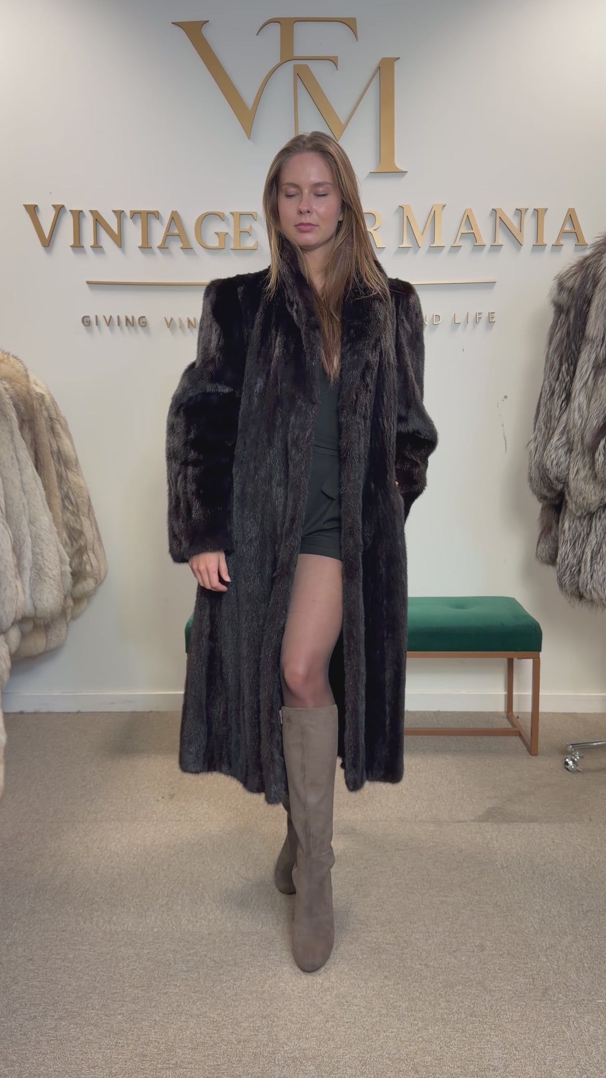 Very Dark Brown Mink Fur Coat, Large, German Furrier