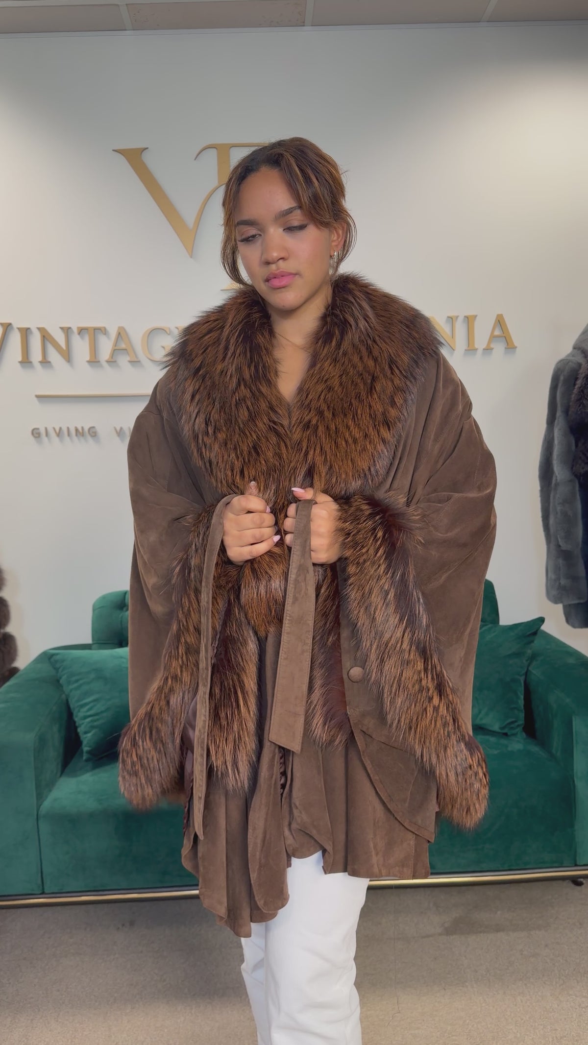 Lamb Nappa Leather Cape with Finn Raccoon & Fox, XL, La Mia