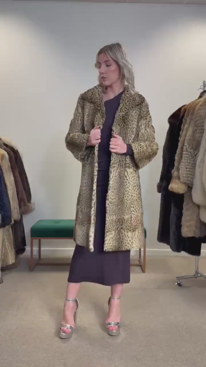 Lynx Fur Coat - Luxurious and Elegant, Small Size, Real Fur Coat for a Sophisticated Look, Womens Fur Coat, Real Lynx Fur Coat, Vintage Fur