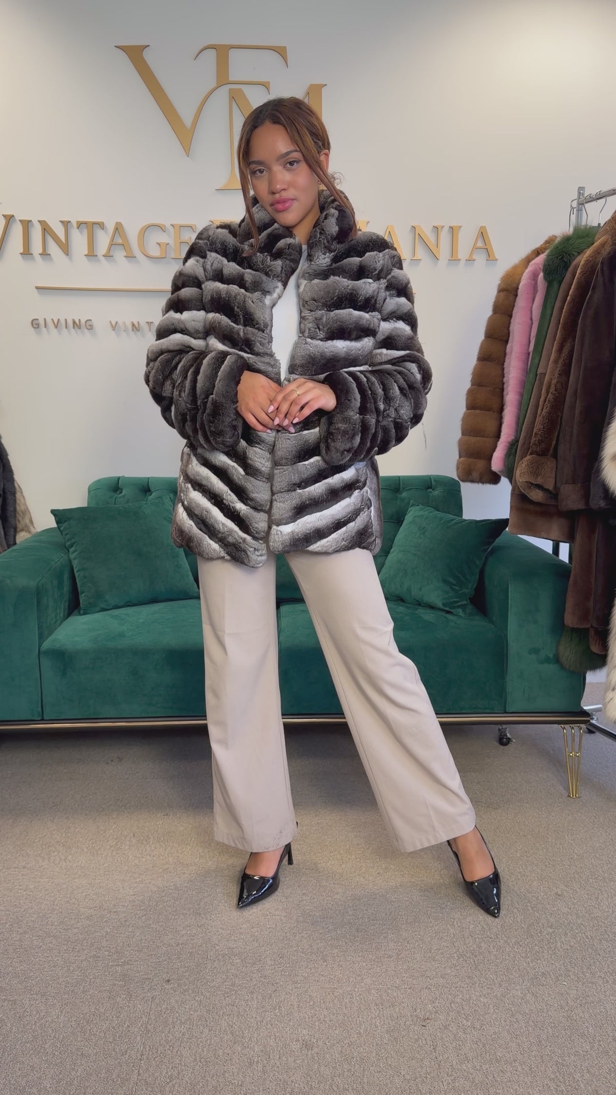 Chinchilla Fur Jacket, Medium, Short, New