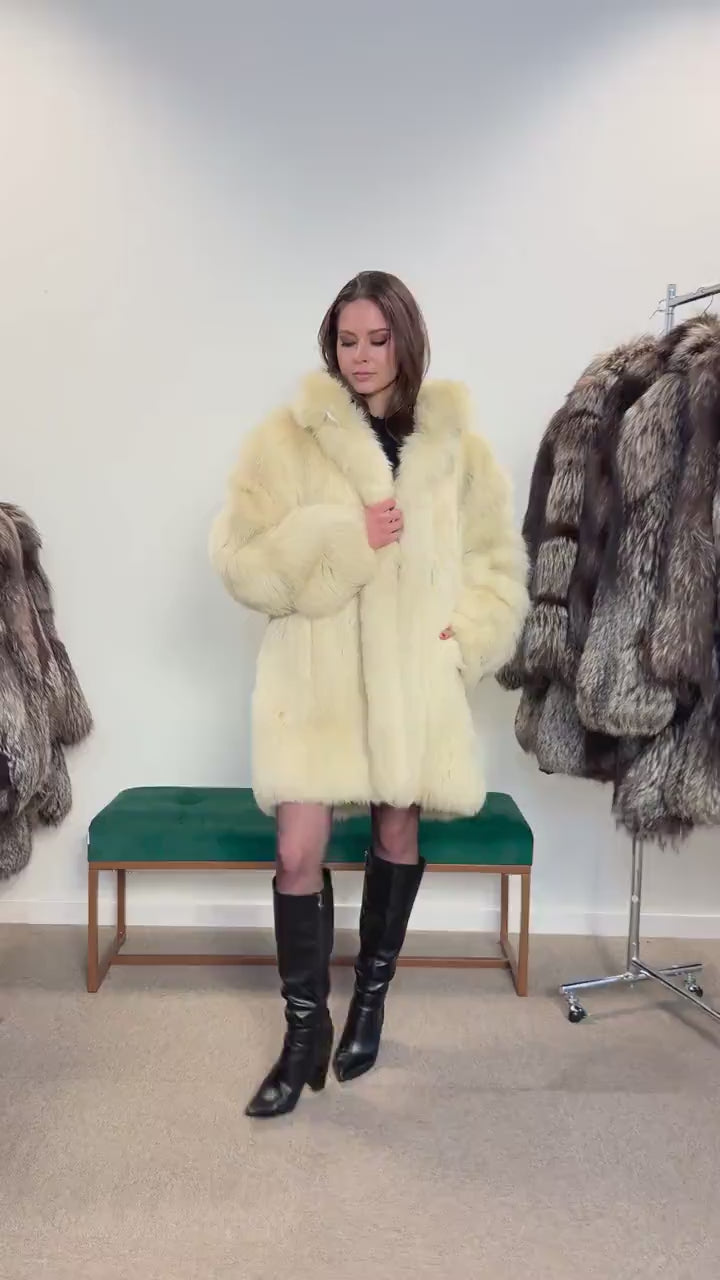 Fluffy White Polar Fox Coat, M/L Size, Real White Fox, Soft Fur Coat, Fox Fur Coat, Real Fox Fur, Real Fur Coat, Fluffy Fox Fur Coat, Fox