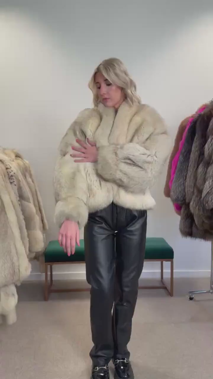 White Fox Fur Jacket, Medium size Polar fox, White Fox Fur, Perfect Lining, Eye-Catching and Luxurious Women's coats, Real arctic Fox Jacket