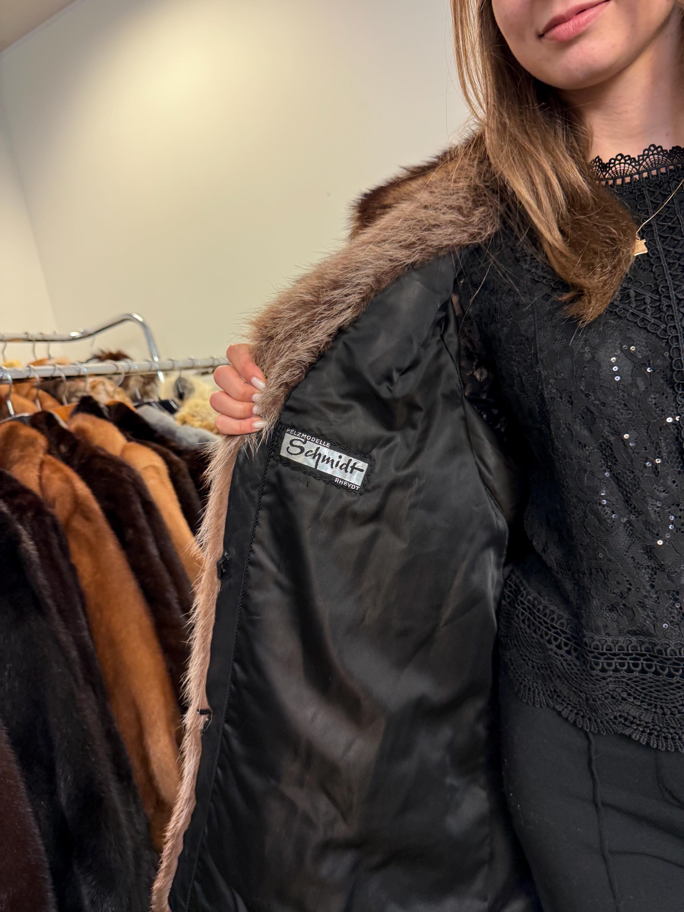 High quality natural raccoon fur, soft and thick texture detail of vintage coat, XL size.
