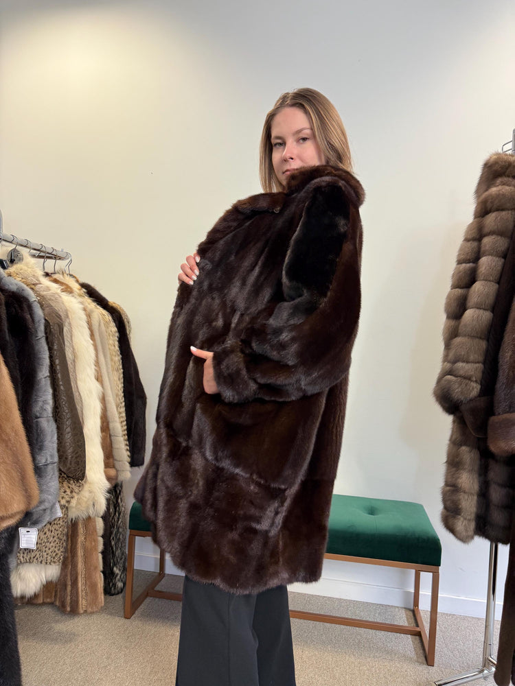 Real Fur Brown Mink Coat – Elegant Vintage Women’s Outerwear