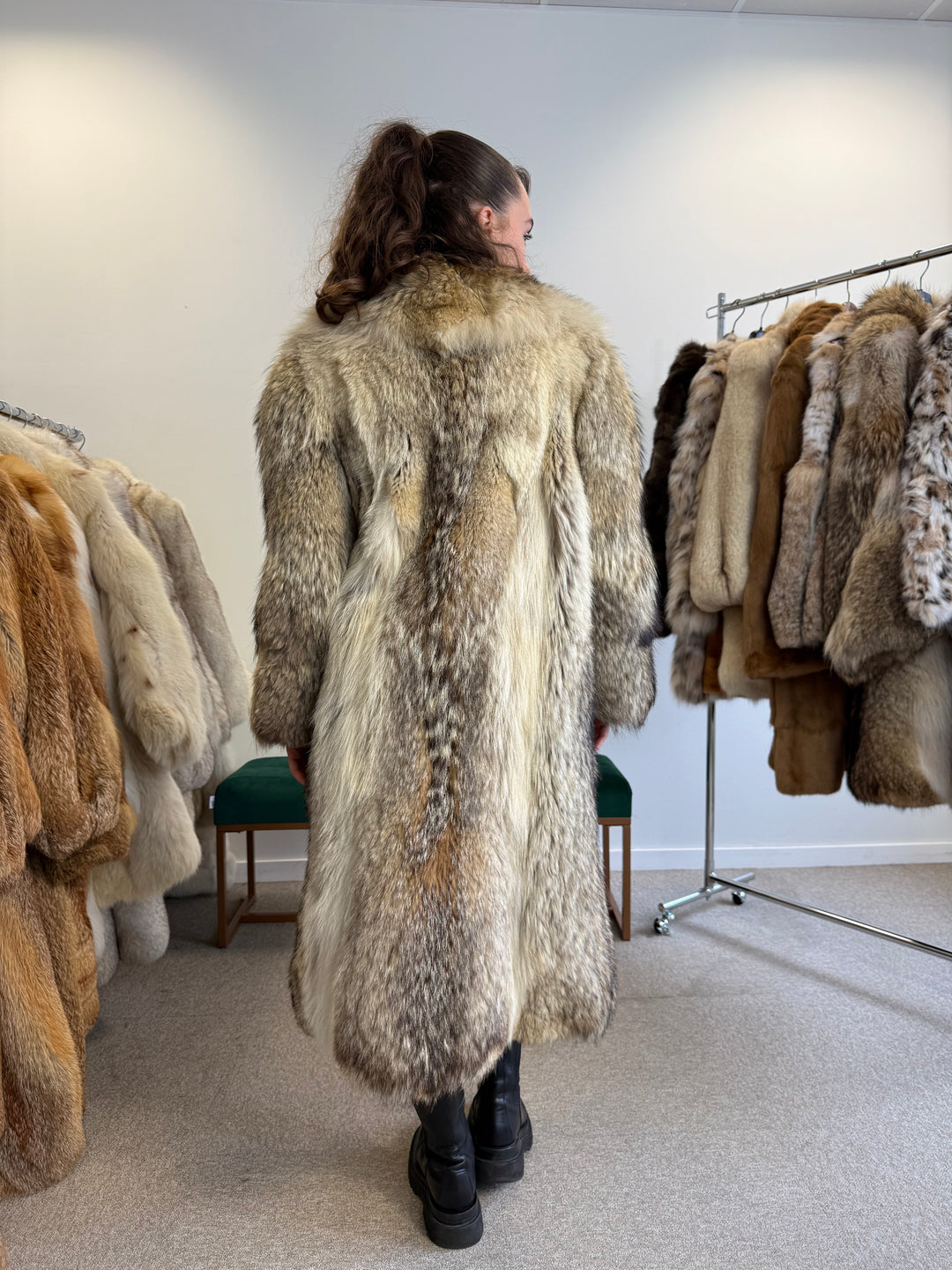 Fluffy Coyote Fur Jacket – Vintage Real Fur Women’s Coat