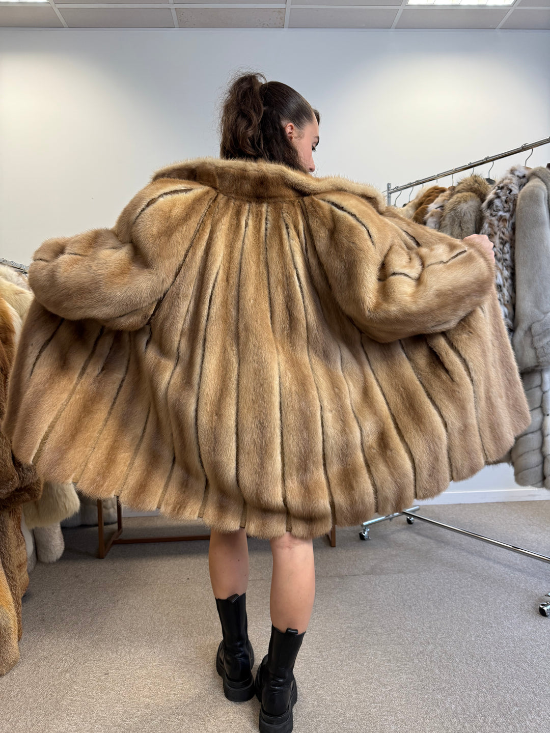 Vintage Real Mink Fur Coat – XL Size, Soft Texture and Beautiful Shine